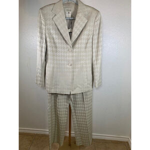 PRICE DROP! Women's Vintage FERAUD Suit Set Beige Houndstooth Size 12